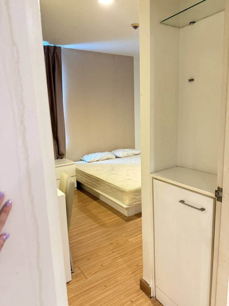 For sale or rent: The Iris Condo Rama 9 - Srinakarin, ready to move in, fully furnished and equipped with appliances. You'll regret it if you don't re