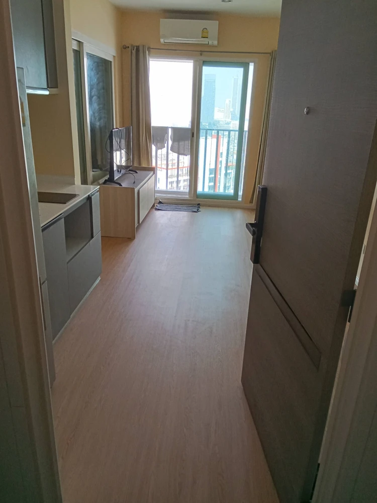 For sale or rent: The Key Sathorn - Charoenrat. High floor unit with excellent ventilation. Cats are allowed, a must-have for cat lovers!