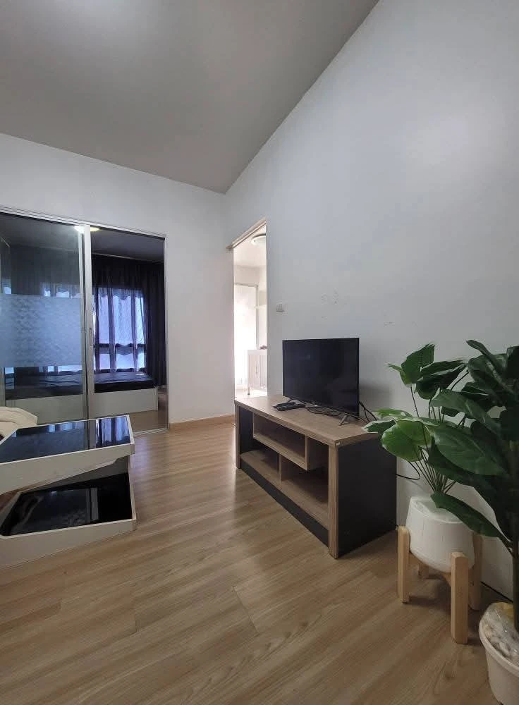 For rent or sale: The Kith, Lam Luk Ka, Khlong 2, private room, very cheap price, fully furnished, ready to move in, book now.