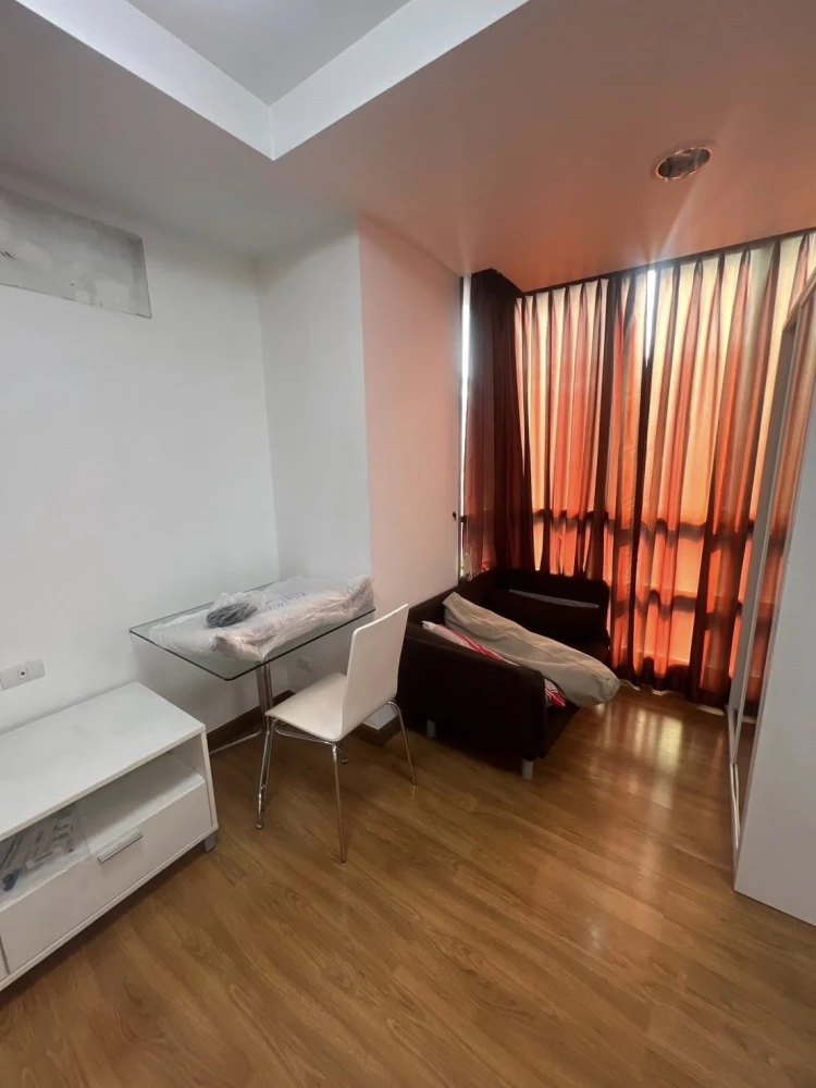 For sale, for rent: The Kris Express 2 (Ratchada 19), studio room, fully furnished, hurry and reserve before you miss out.