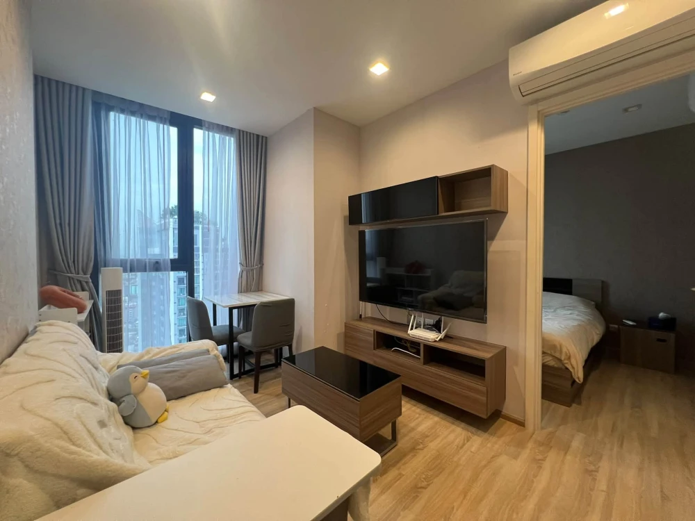 For sale or rent: The Line Phahol-Pradipat. Nice unit, fully furnished with appliances. Book now!