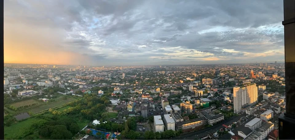 For sale, for rent, The Line Sukhumvit 101, beautiful view in the evening, 3.5 meter high ceiling, furnished and ready to move in. If you don't book,