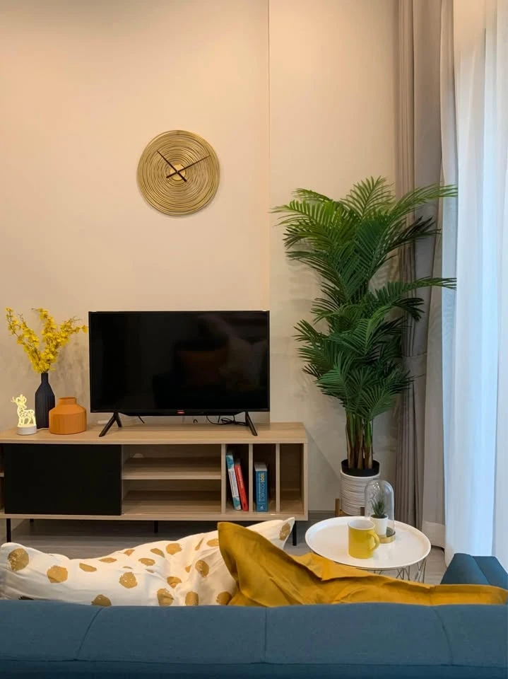For sale, for rent, The Line Sukhumvit 101, beautiful view in the evening, 3.5 meter high ceiling, furnished and ready to move in. If you don't book,