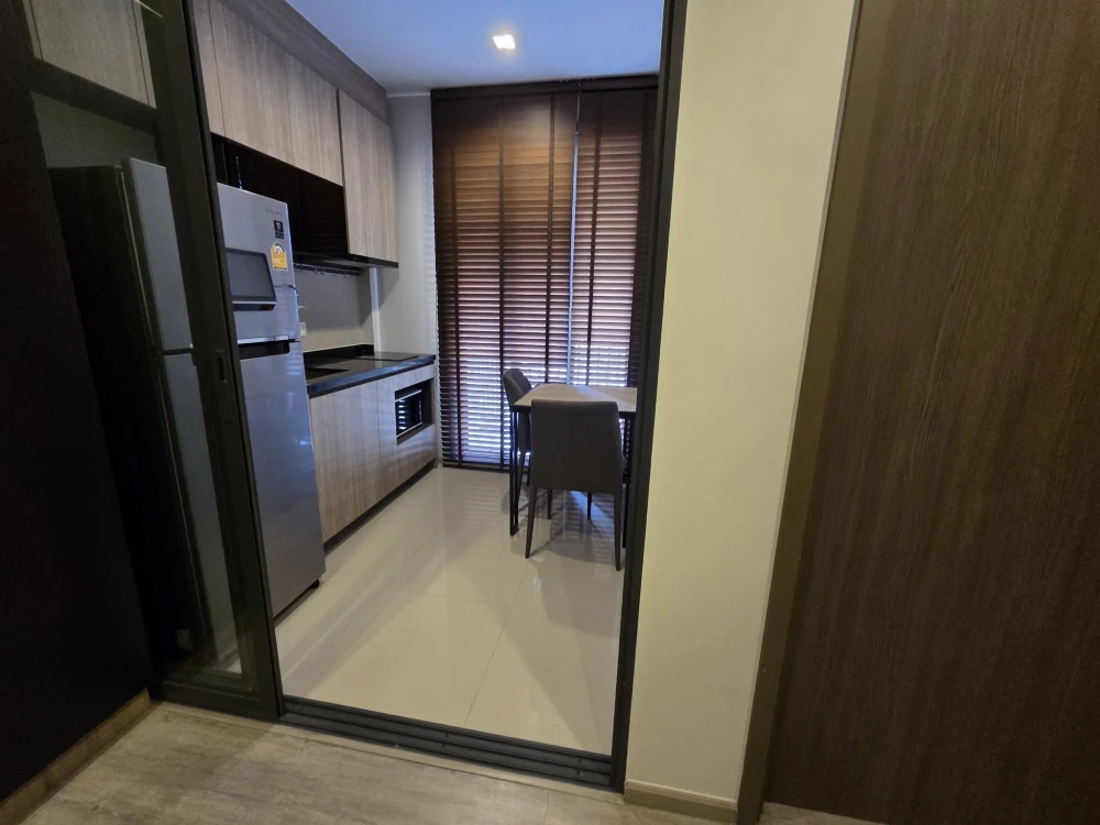 For sale or rent: The Line Wong Sawang. Nice unit on the 32nd floor with great views. Fully furnished with appliances. Book now!