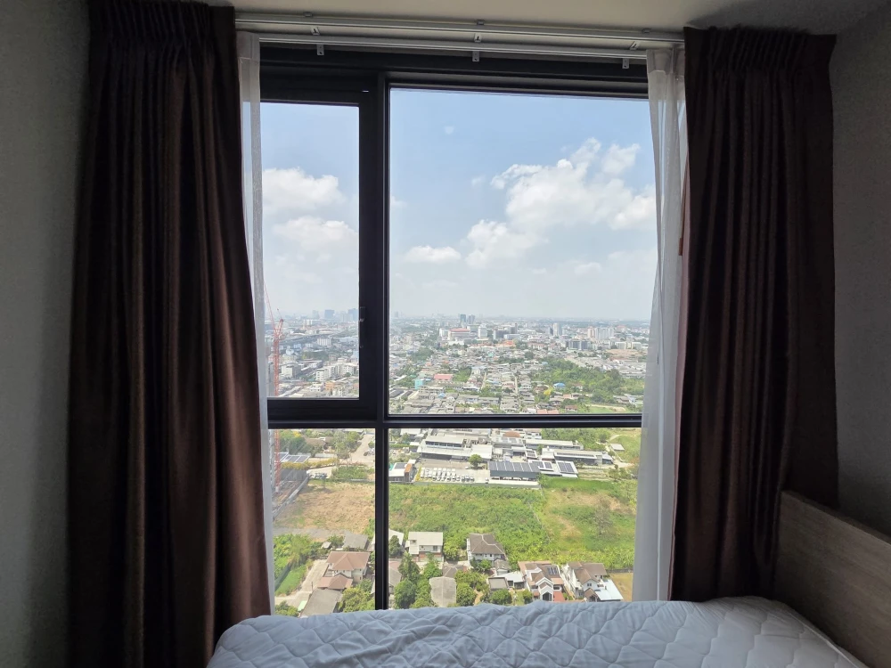 For sale or rent: The Line Wong Sawang. Nice unit on the 32nd floor with great views. Fully furnished with appliances. Book now!
