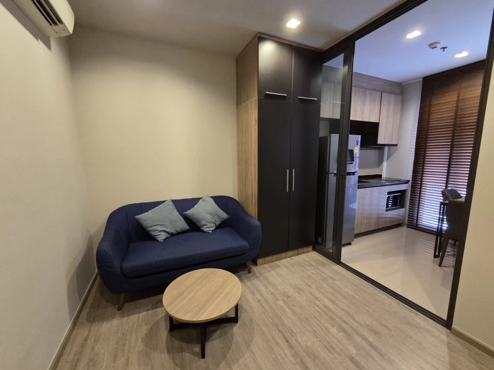 For sale or rent: The Line Wong Sawang. Nice unit on the 32nd floor with great views. Fully furnished with appliances. Book now!