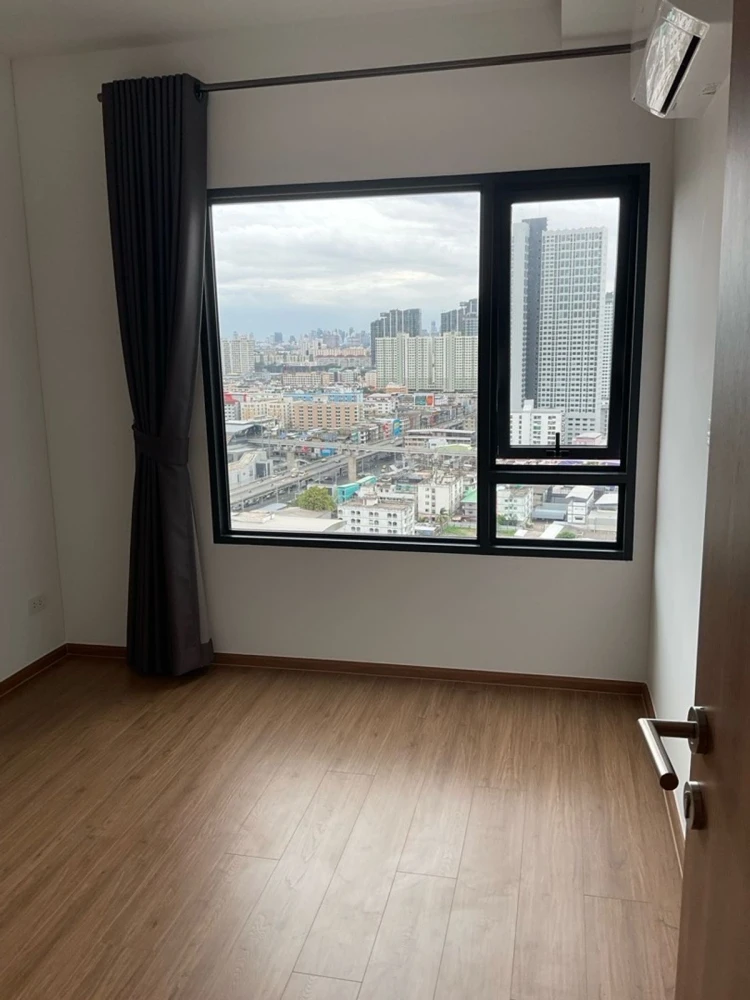 For sale or rent: The Livin Ramkhamhaeng. Spacious room with plenty of usable space. Comes with complete amenities. Pool view. Reserve now!