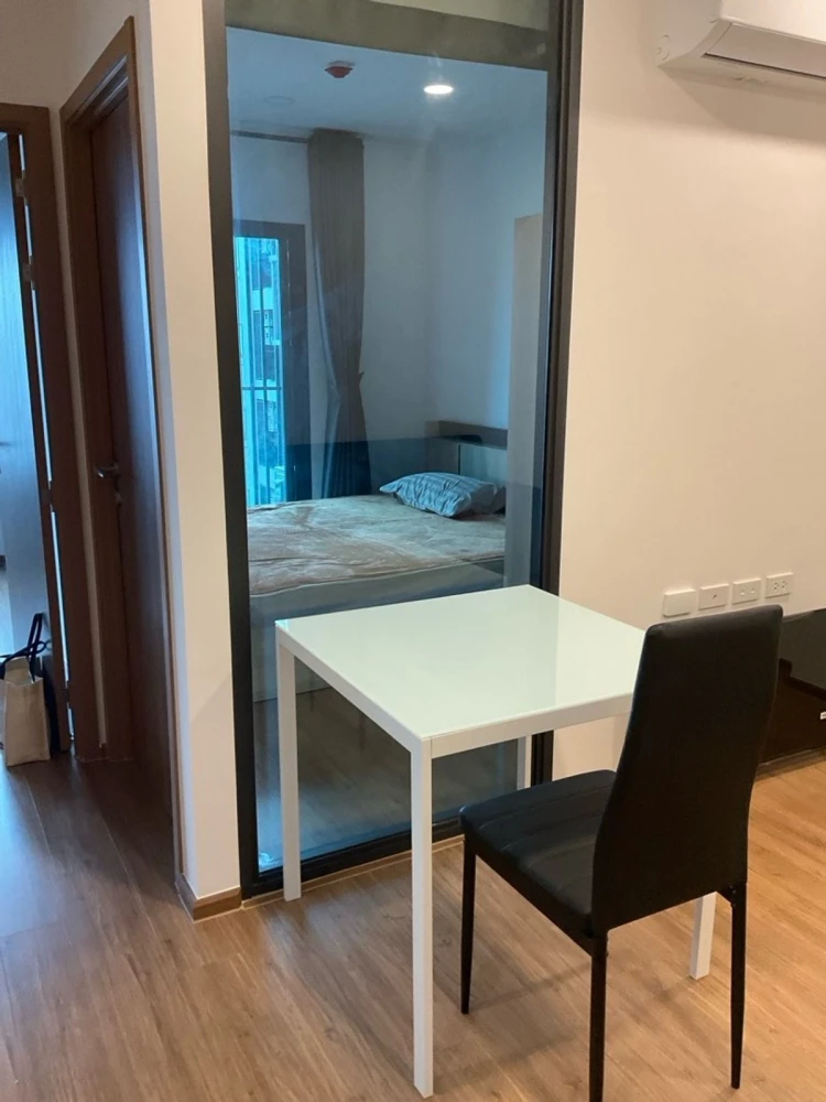 For sale or rent: The Livin Ramkhamhaeng. Spacious room with plenty of usable space. Comes with complete amenities. Pool view. Reserve now!