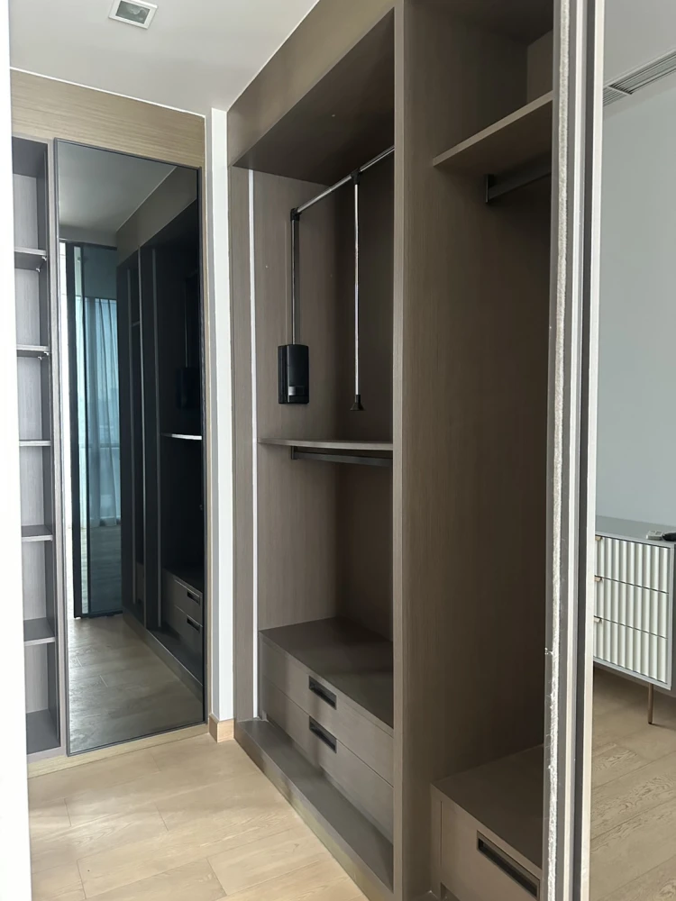 For sale or rent: The Monument Thonglo, 2 bedrooms, spacious living area, fully furnished and equipped with amenities. Book now!