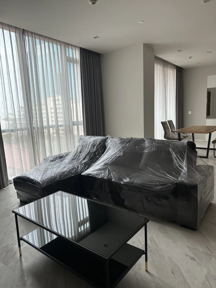 For sale or rent: The Monument Thonglo, 2 bedrooms, spacious living area, fully furnished and equipped with amenities. Book now!