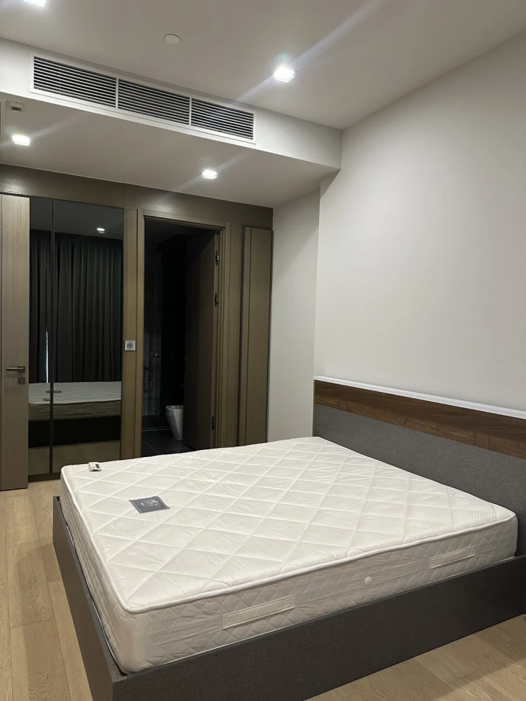 For sale or rent: The Monument Thonglo, 2 bedrooms, spacious living area, fully furnished and equipped with amenities. Book now!