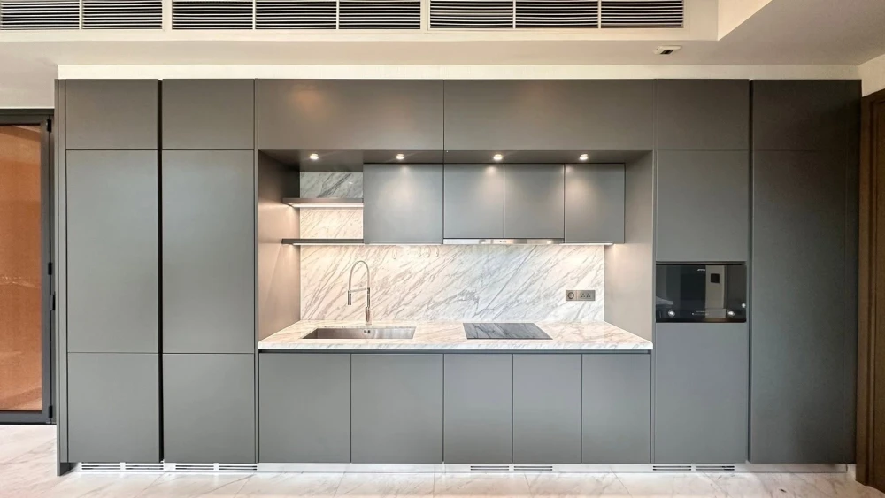For sale or rent: The Monument Thonglor, 2 bedrooms, 3 bathrooms, high-quality interior and exterior. Don't miss this opportunity!