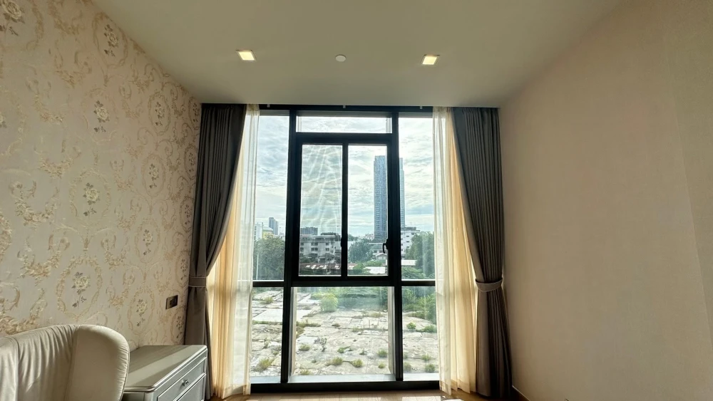 For sale or rent: The Monument Thonglor, 2 bedrooms, 3 bathrooms, high-quality interior and exterior. Don't miss this opportunity!
