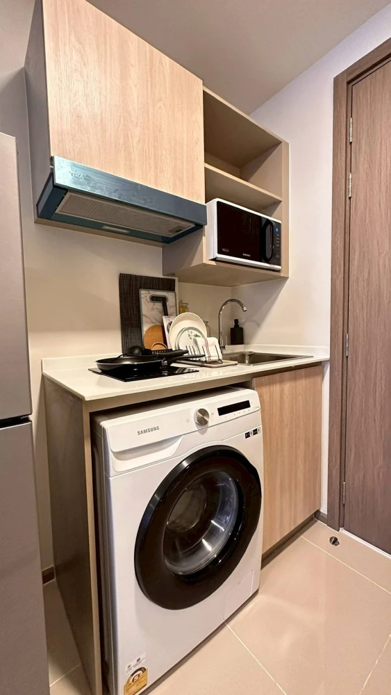 For sale or rent: The Muve Bangna. Ready-to-move-in units with complete furniture and appliances. Book today! Don't miss out!