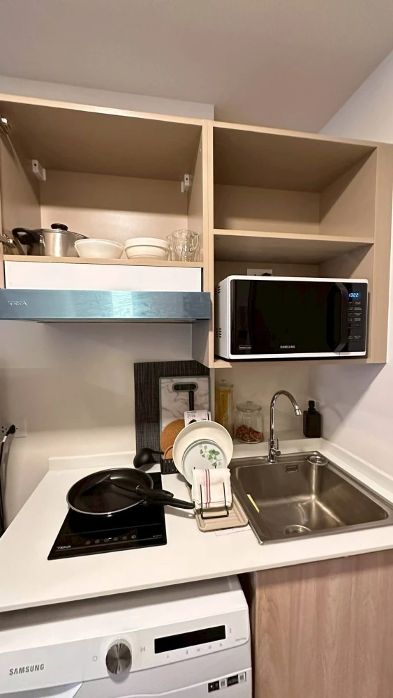 For sale or rent: The Muve Bangna. Ready-to-move-in units with complete furniture and appliances. Book today! Don't miss out!