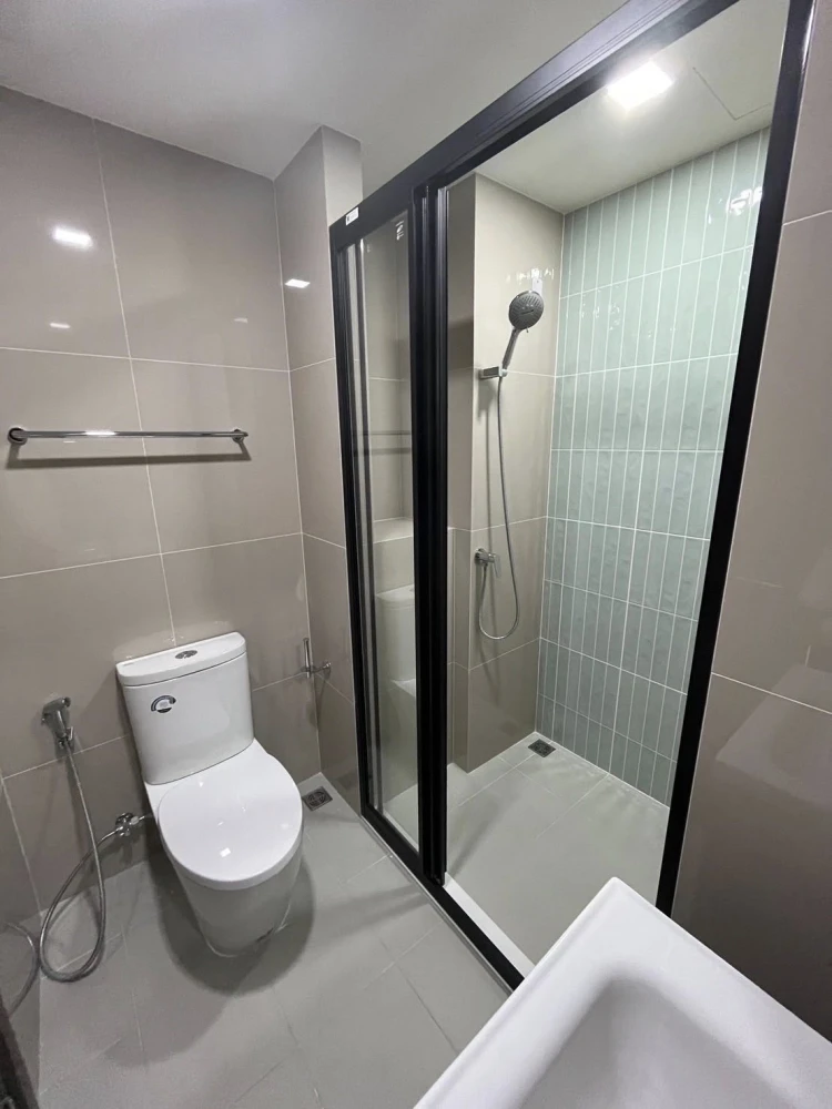 For sale or rent: The Muve Pradipat, 1 bedroom, 1 bathroom, fully furnished, garden view. Book now!