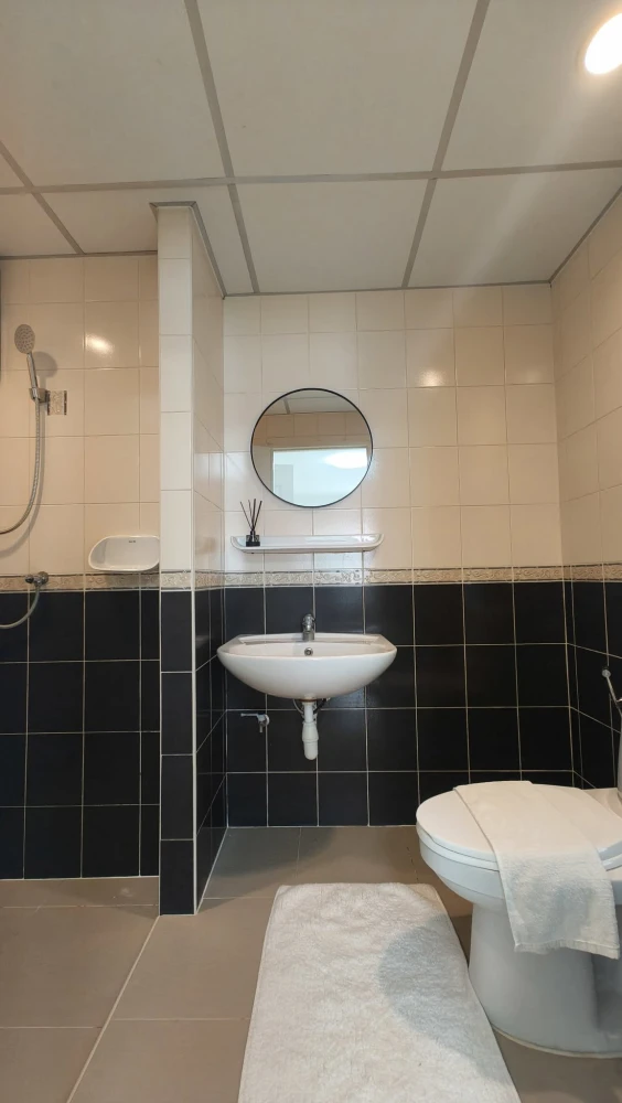 For sale or rent: The North Park Condominium, 6th floor. Good ventilation, unobstructed view, bright and airy. Fully furnished with appliances. Book n