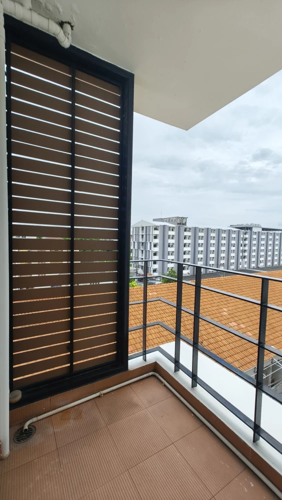 For sale or rent: The North Park Condominium, 6th floor. Good ventilation, unobstructed view, bright and airy. Fully furnished with appliances. Book n