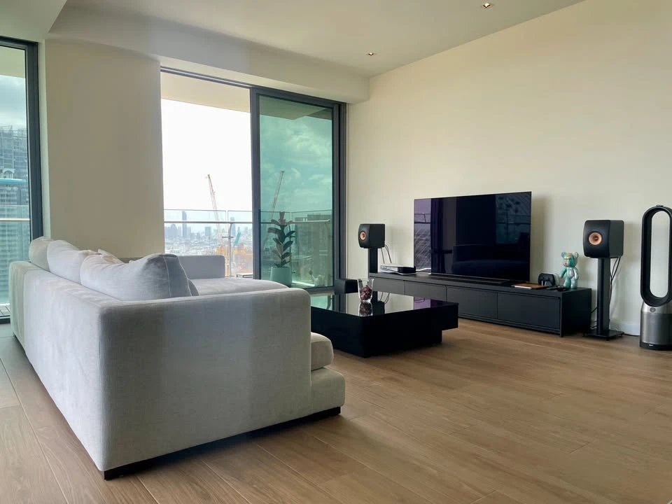 For rent or sale, The Pano, 29th floor, panoramic view, very beautiful. The room is very spacious, fully furnished, you can't reserve it anymore.