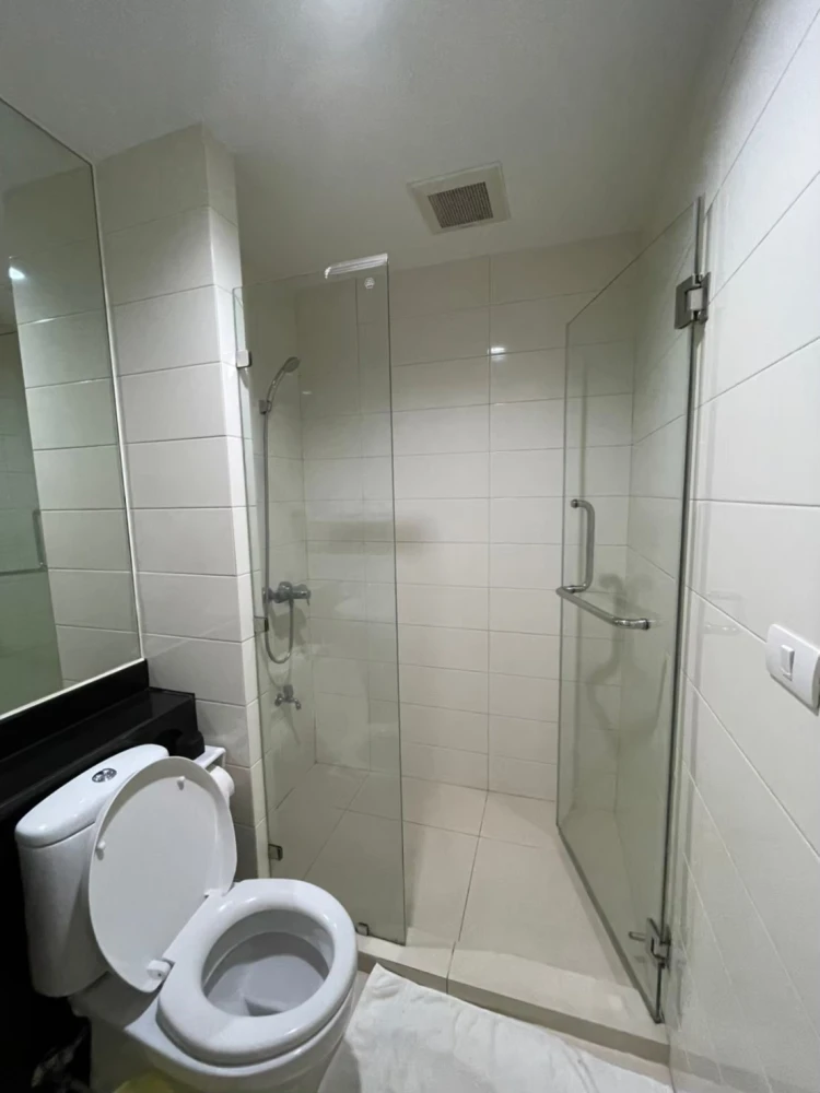 ขาย ให้เช่า The Parkland Grand Asoke-Phetchaburi ห้องกว้างพื้นที่ใช้สอยเยอะ มองเห็นวิวสระว่ายน้ำ จองเลย