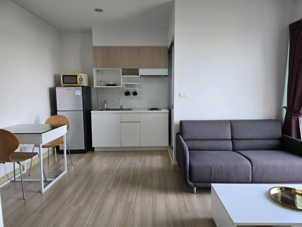 For sale, for rent, The Parkland Srinakarin Lakeside, 8th floor, fully furnished room, nice to live in, if interested, hurry and reserve now, don't wa
