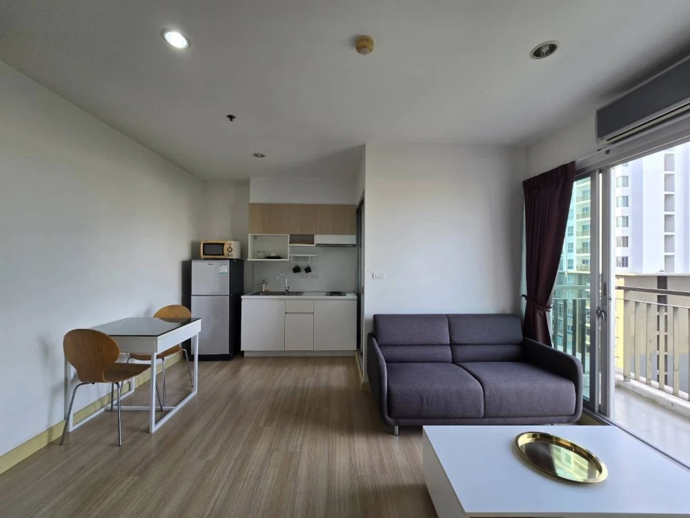 For sale, for rent, The Parkland Srinakarin Lakeside, 8th floor, fully furnished room, nice to live in, if interested, hurry and reserve now, don't wa