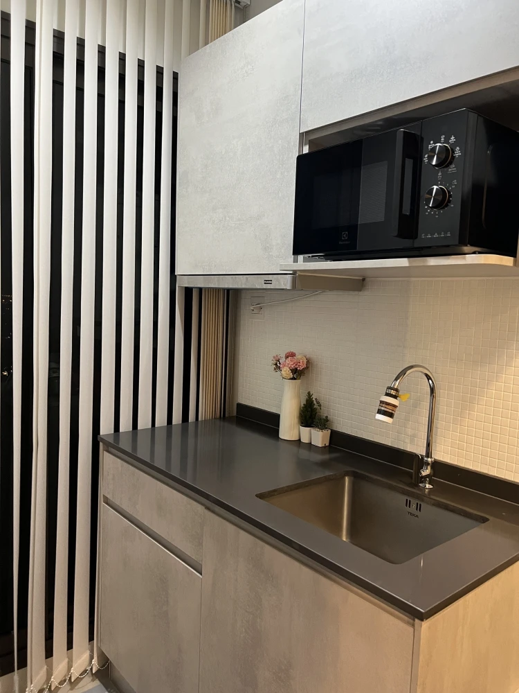 For sale, for rent, The Politan Aqua, 45th floor, corner room, river view, fully furnished, ready to move in, reserve now, urgently.