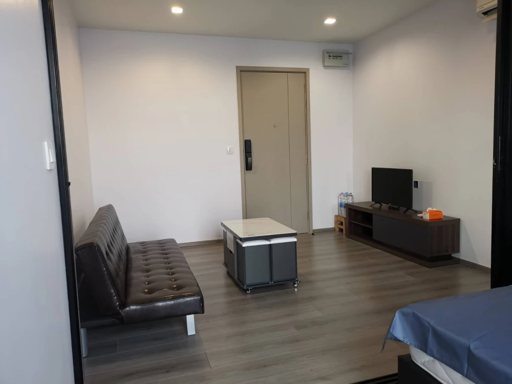 For sale or rent: The Politan Rive, 1 bedroom, 1 bathroom. Great location, beautiful unblocked view. Don't miss out!