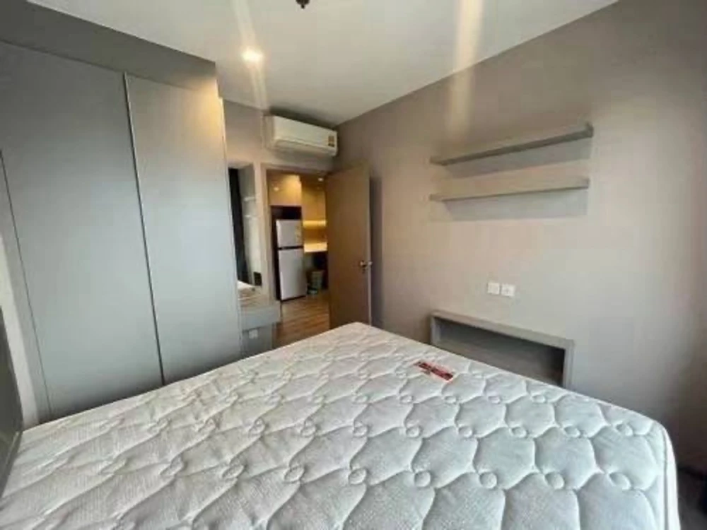 For sale or rent: The Politan Rive, 32nd floor, beautiful room, fully furnished, great view. Interested? Reserve now, don't miss out!