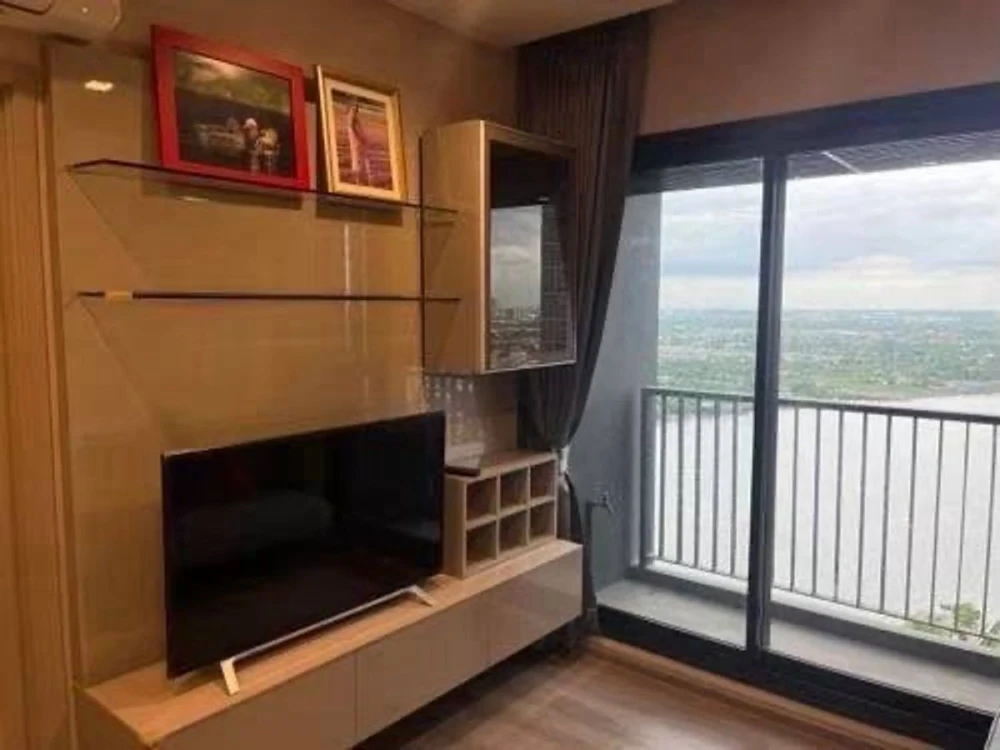 For sale or rent: The Politan Rive, 32nd floor, beautiful room, fully furnished, great view. Interested? Reserve now, don't miss out!