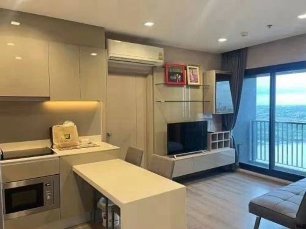 For sale or rent: The Politan Rive, 32nd floor, beautiful room, fully furnished, great view. Interested? Reserve now, don't miss out!