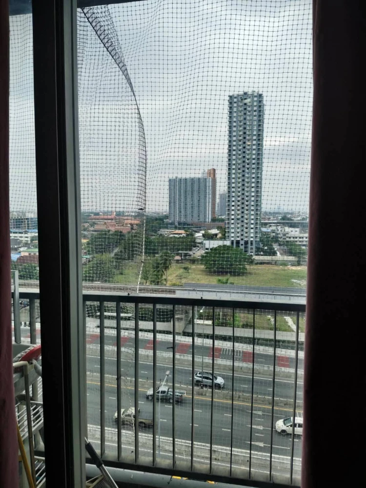For sale or rent: The President Sathorn-Ratchaphruek. Very spacious 2-room unit (50 sq.m.) with full furnishings, including a bed and a high-quality m