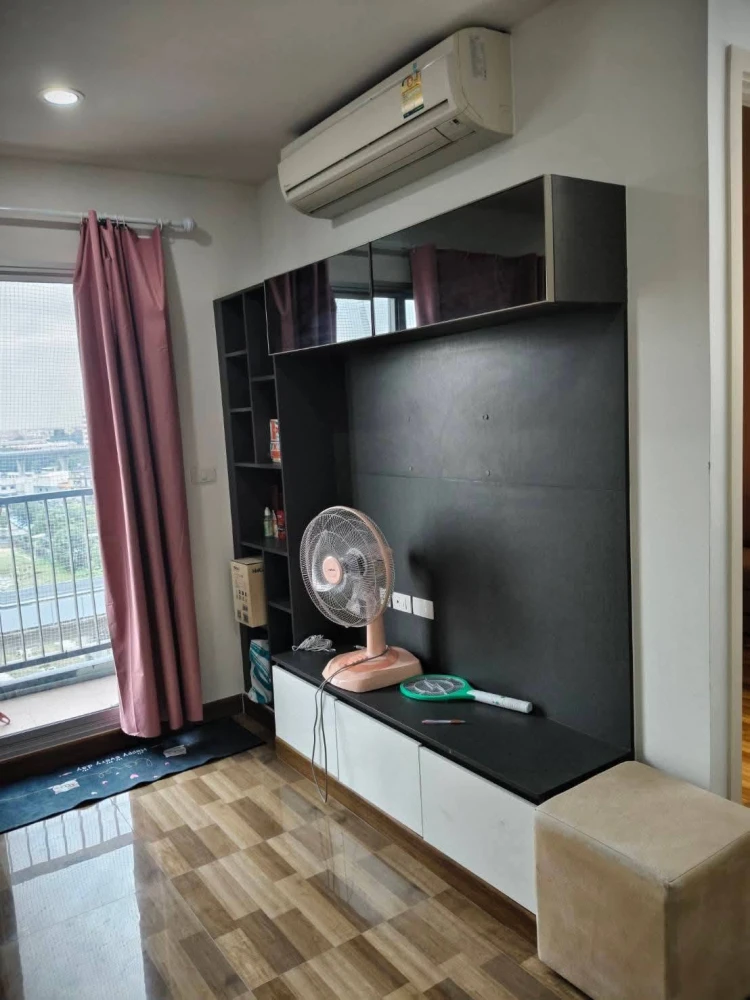 For sale or rent: The President Sathorn-Ratchaphruek. Very spacious 2-room unit (50 sq.m.) with full furnishings, including a bed and a high-quality m