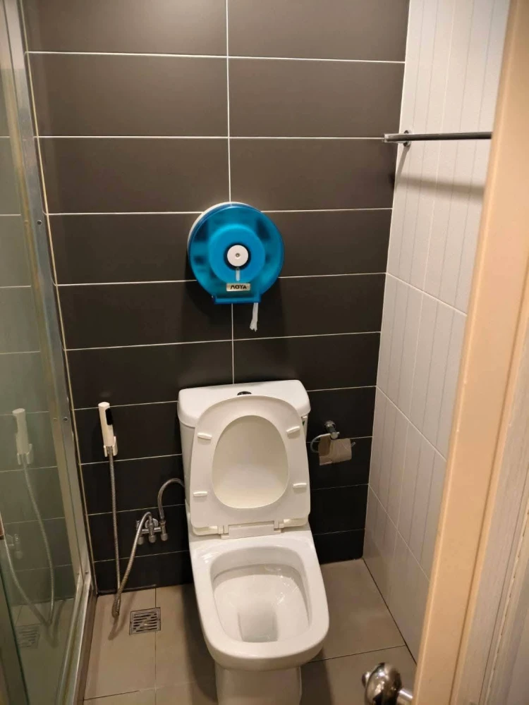 For sale or rent: The President Sathorn-Ratchaphruek. Very spacious 2-room unit (50 sq.m.) with full furnishings, including a bed and a high-quality m