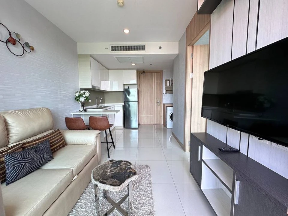 For sale or rent: The Riviera Wong Amat Beach, 1 bedroom, 1 bathroom, fully furnished, ready to move in.