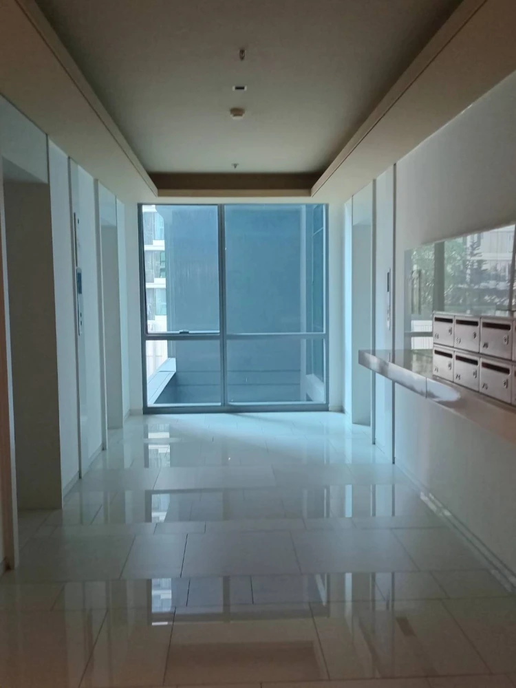 For sale or rent: The Room Sukhumvit 21, 11th floor, empty room, STUDIO, convenient travel. If interested, hurry and reserve it.