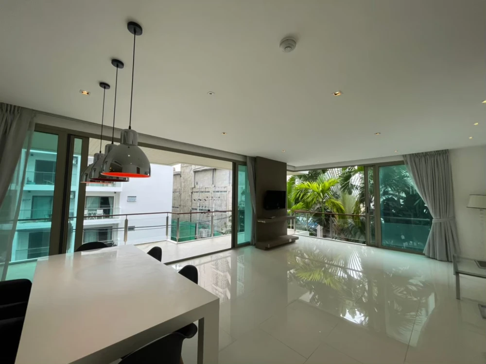 For sale, for rent, The Sanctuary Wong Amat, size 145.78 sq m., very large room, quiet and very private condo, must book.