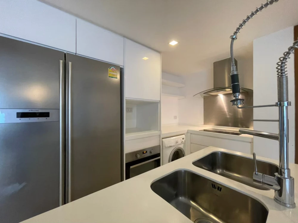 For sale, for rent, The Sanctuary Wong Amat, size 145.78 sq m., very large room, quiet and very private condo, must book.