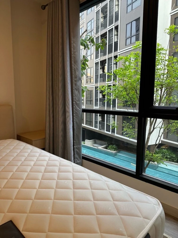 For sale or rent: The Shade Sathorn 1, 3rd floor, pool view, fully furnished, nice to live in. Reserve now, don't miss out!