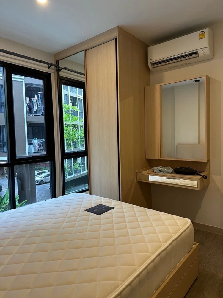 For sale or rent: The Shade Sathorn 1, 3rd floor, pool view, fully furnished, nice to live in. Reserve now, don't miss out!