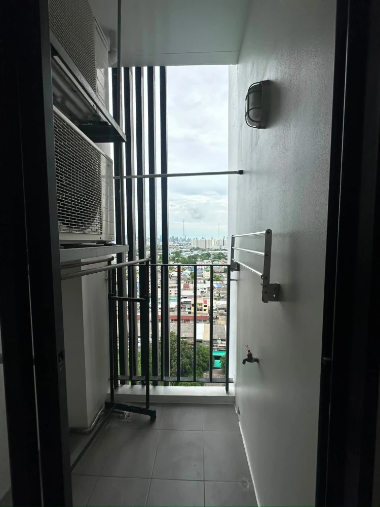 For sale or rent: The Tree Interchange, 20th floor, with Chao Phraya River view. Ceiling height: 2.55 meters. Book now!