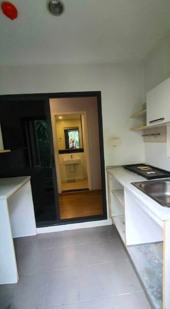 For sale or rent: The Tree Privata. Bedroom partitioned with aluminum and glass, plus a separate kitchen area. Clean, bright, and comfortable. Book no