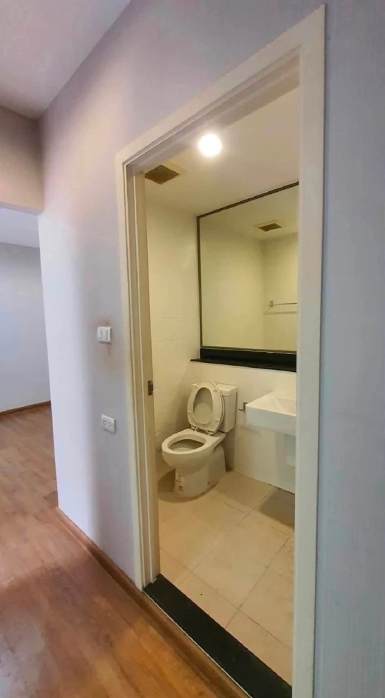 For sale or rent: The Tree Privata. Bedroom partitioned with aluminum and glass, plus a separate kitchen area. Clean, bright, and comfortable. Book no