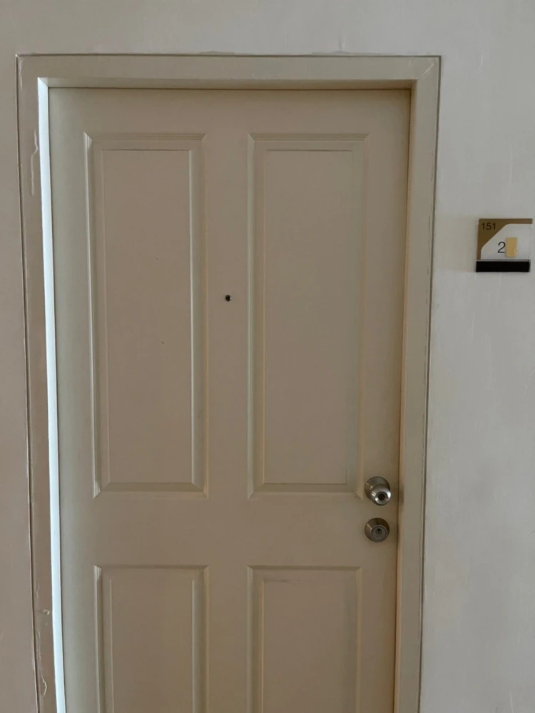 For sale or rent: The Trust Residence Pinklao. A lovely room with beautiful wallpaper and fully furnished. Reserve now!