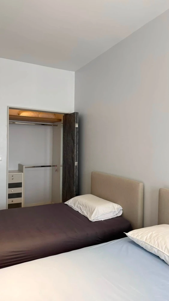 ขาย ให้เช่า Triple Y Residence 2 ห้องนอน พื้นที่ใช้สอยเยอะ ตกแต่งครบครัน ดีแบบนี้จะรออะไร
