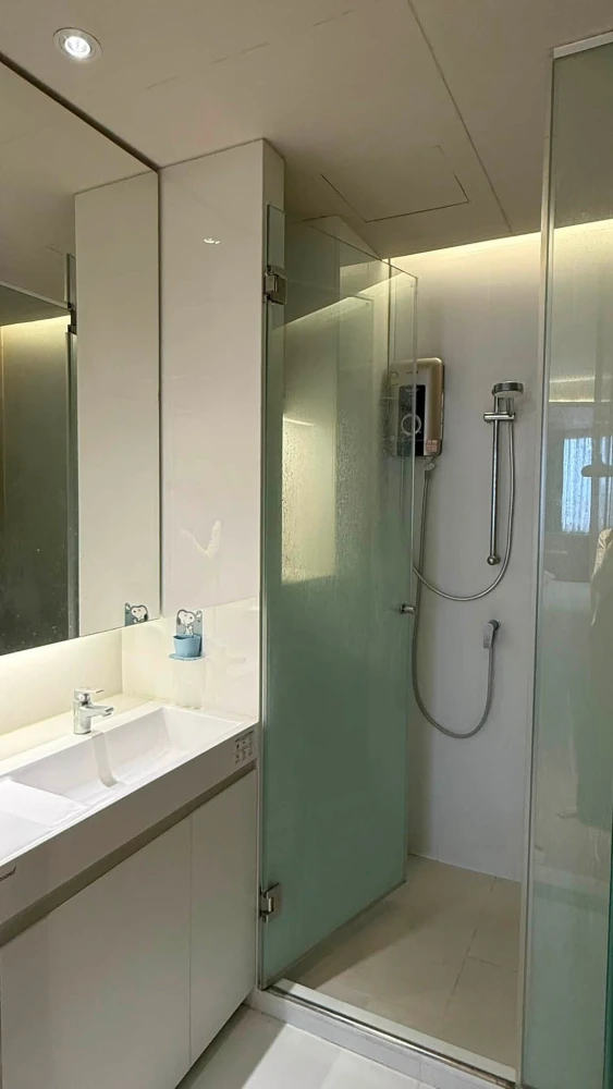 ขาย ให้เช่า Triple Y Residence 2 ห้องนอน พื้นที่ใช้สอยเยอะ ตกแต่งครบครัน ดีแบบนี้จะรออะไร