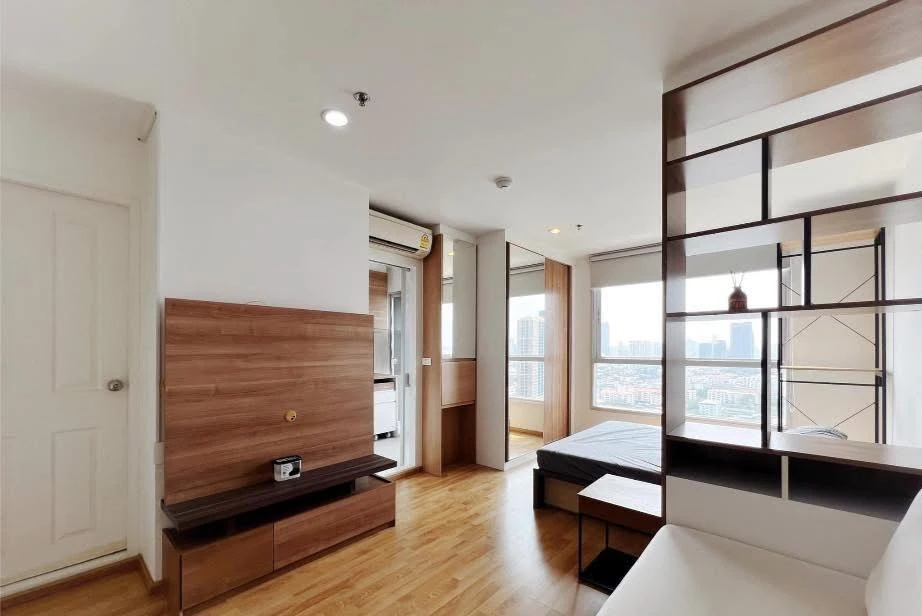 For sale or rent: U DELIGHT RESIDENCE Pattanakran Thonglor. Comfortable room, good location, convenient transportation, fully furnished. Reserve now!