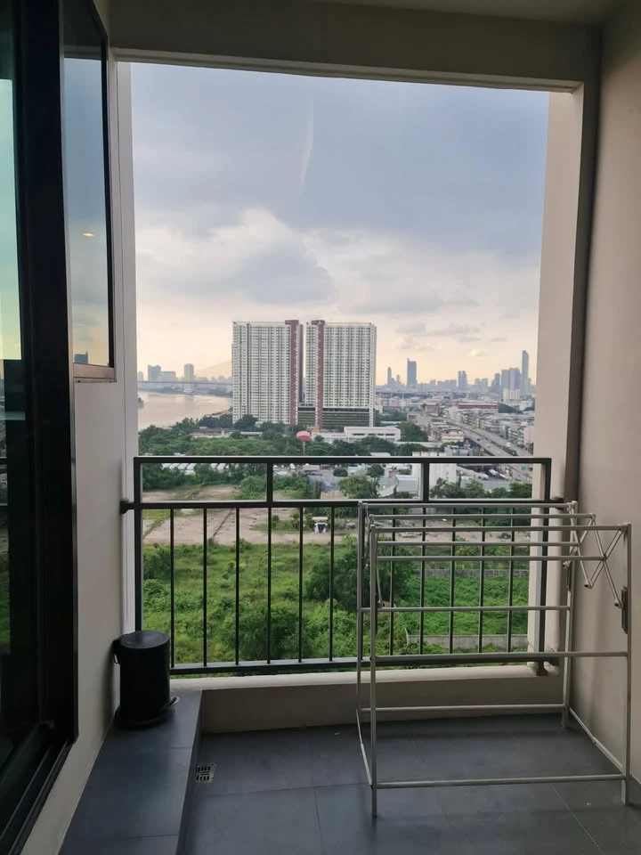 For sale, for rent, U Delight Residence Riverfront Rama 3, 17th floor, size 34 sq m., river view on Rama 9 Bridge side, cool breeze, ready to reserve