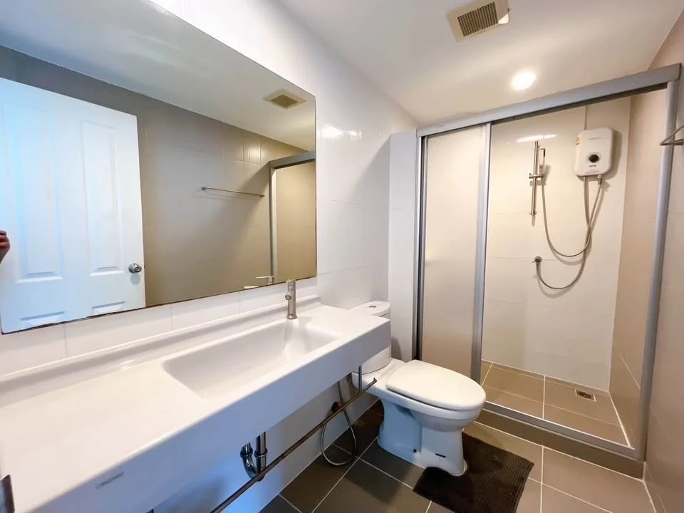 For sale or rent: U Delight Residence (Pattanakarn - Thonglor). Fully furnished condo, high floor, beautiful Thonglor view, no buildings blocking the