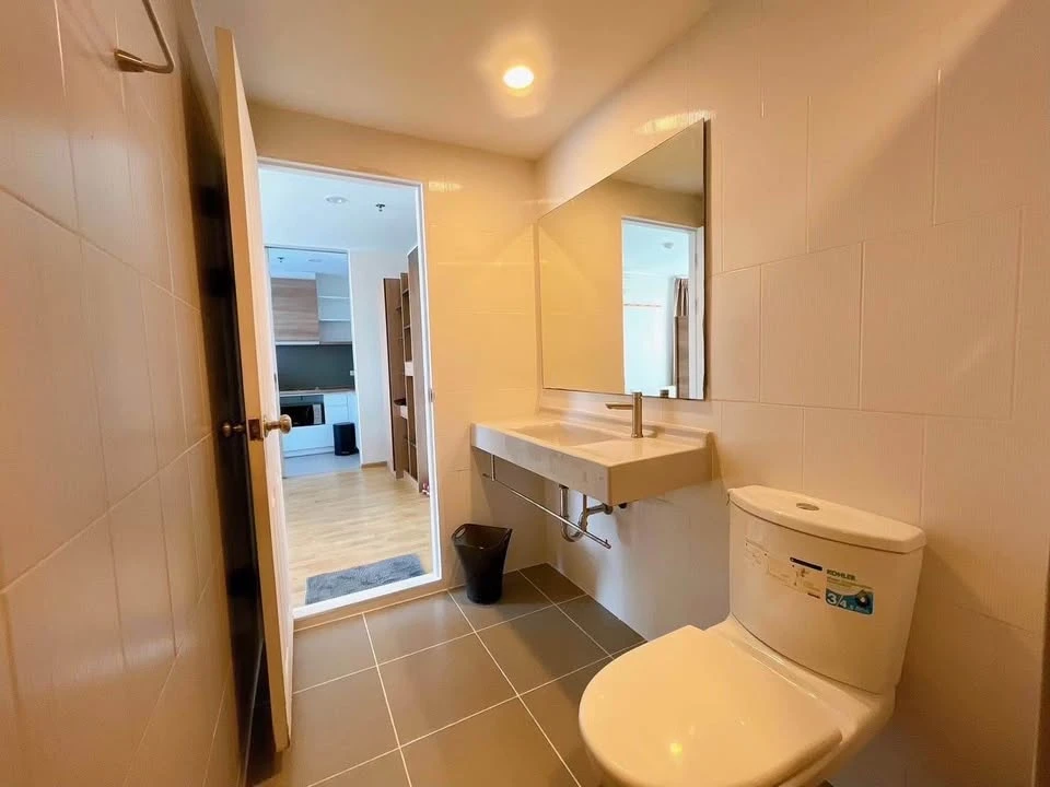 For sale or rent: U Delight Residence (Pattanakarn - Thonglor). Fully furnished condo, high floor, beautiful Thonglor view, no buildings blocking the